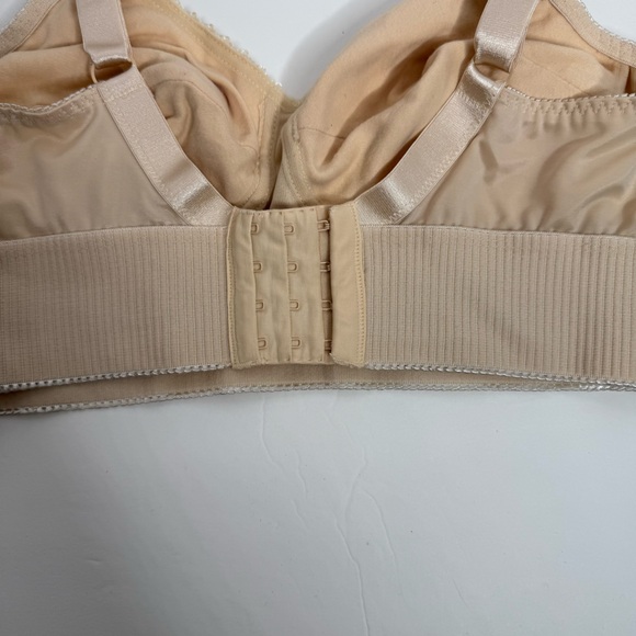 Almost U Style 1400 Mastectomy Bra Size 38C - Picture 4 of 8